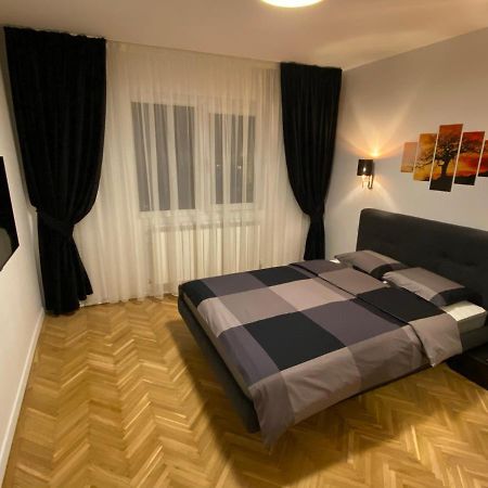 Center Loft Apartman Bodzavásár Kültér fotó