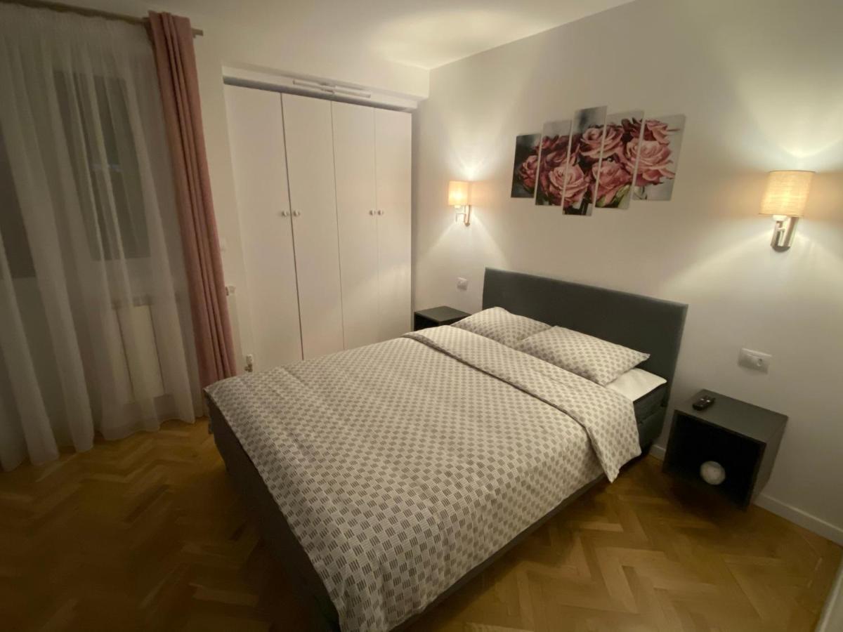 Center Loft Apartman Bodzavásár Kültér fotó